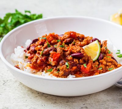 hearty-one-pan-chilli-con-carne – Van Life Recipe