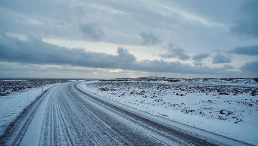 Icey Roads Winter Driving Tips for Cars, Vans & Motorhomes | Colebrook CSC Transporters