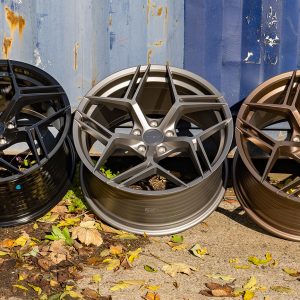 Riviera RF12 – Gloss Black