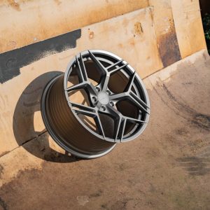 Riviera RF12 – Gloss Black