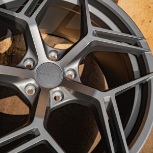 Riviera RF12 – Gloss Black