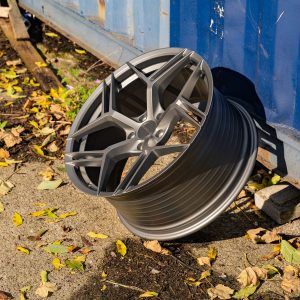 Riviera RF12 – Gloss Black
