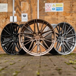 Riviera RF13 – Gloss Black