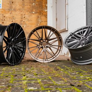 Riviera RF13 – Gloss Black