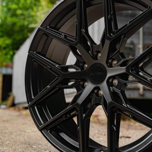 Riviera RF16 –  Satin Black