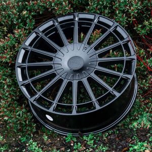 Riviera RF20 – Gloss Black