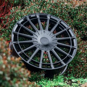 Riviera RF20 – Gloss Black