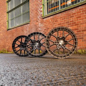 Riviera RF26 – Black Polished Dark Tint