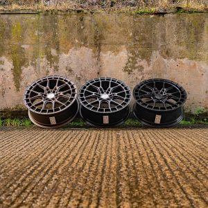 Riviera RF26 – Black Polished Dark Tint