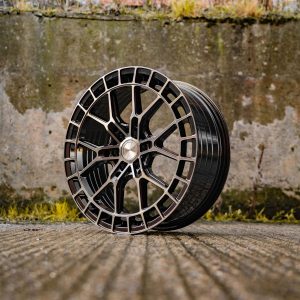 Riviera RF26 – Black Polished Dark Tint