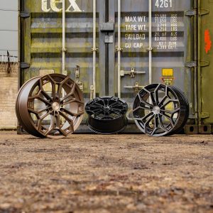Riviera RF27 – Black Polished Dark Tint