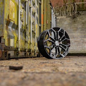 Riviera RF27 – Black Polished Dark Tint