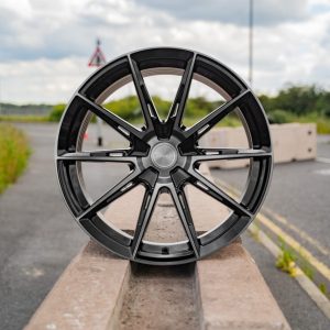 Riviera RF6 – Black Polished Dark Tint