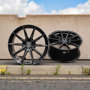 Riviera RF6 – Black Polished Dark Tint