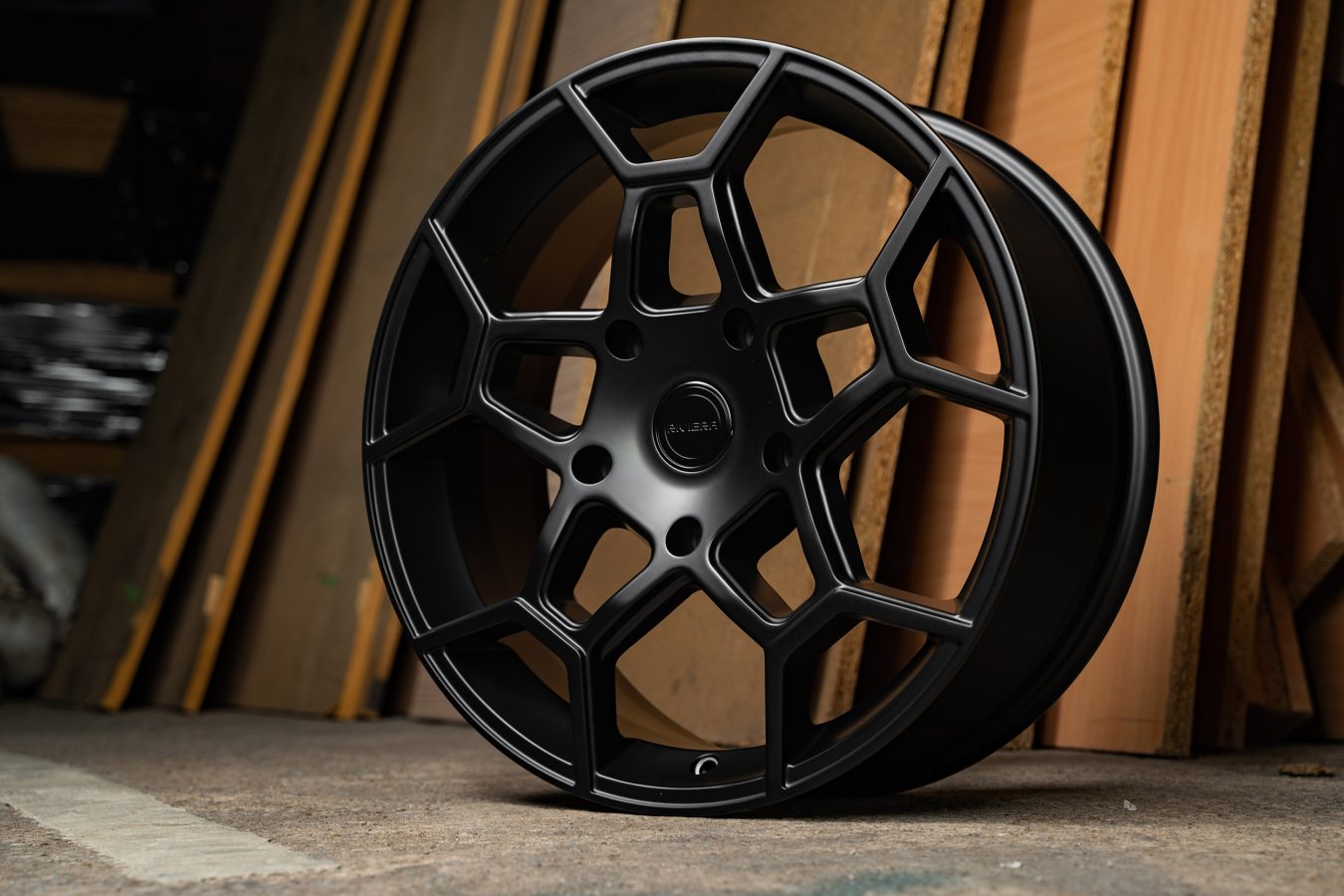 Riviera RTR – Satin Black