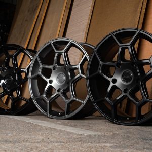 Riviera RTR – Satin Black
