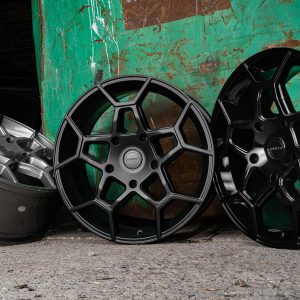Riviera RTR – Satin Black