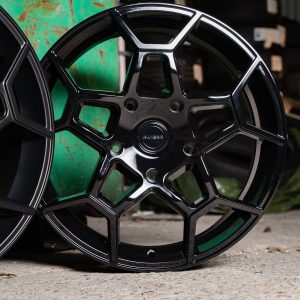 Riviera RTR – Satin Black