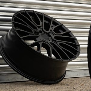 Riviera RTZ – Black Polished
