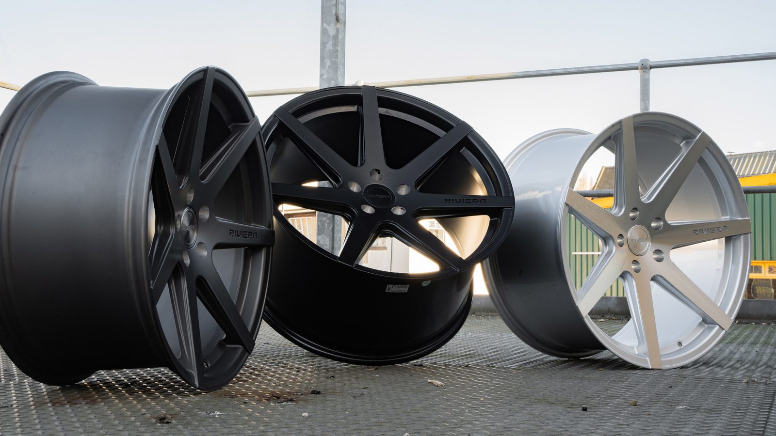 Riviera RV177 – Satin Black