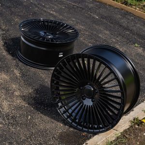 Riviera RV1 – Gloss Black