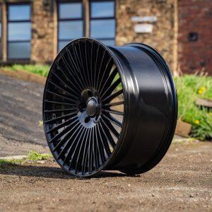 Riviera RV1 – Gloss Black