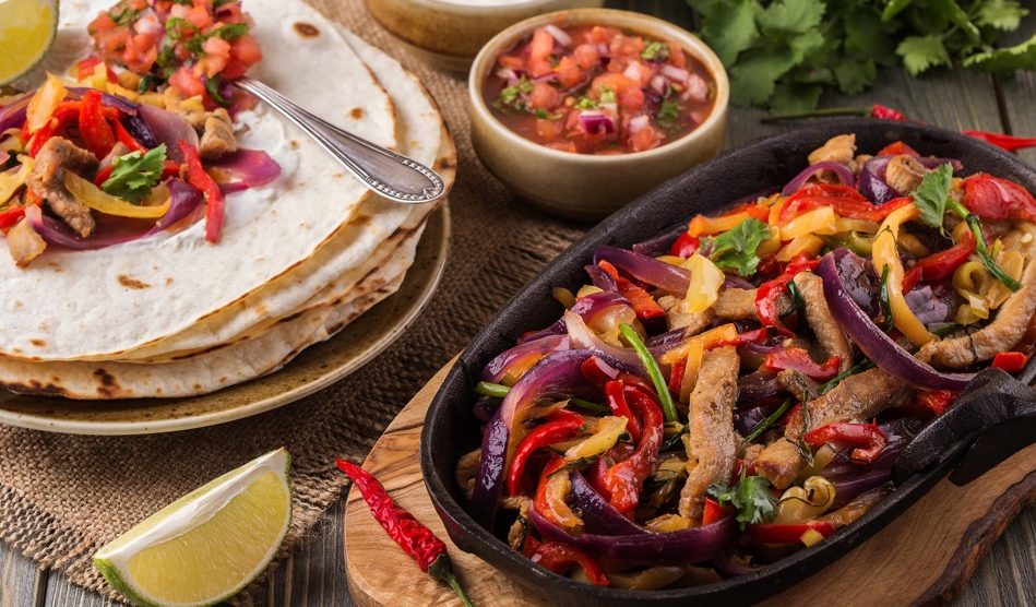 Easy One-Pan Chicken Fajitas on a Cadac – Van Life Recipe